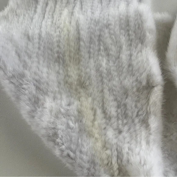 Elegant White Women's Shoulder Throw in size M - Picture 4 of 5